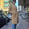 Μακρύ μπεζ παλτό με ζώνη