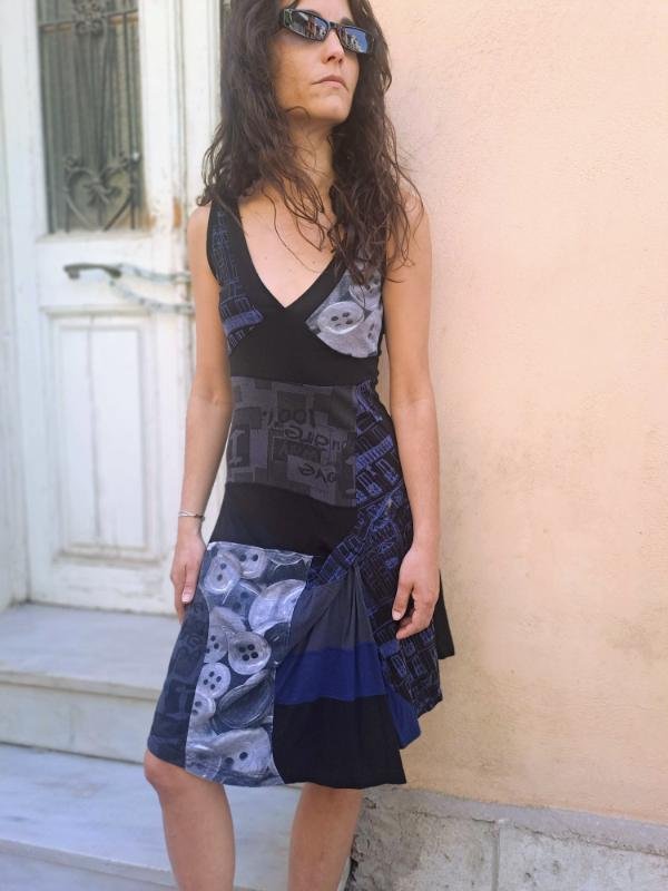 vintage 00's casual black abstract patterned dress - Image 4