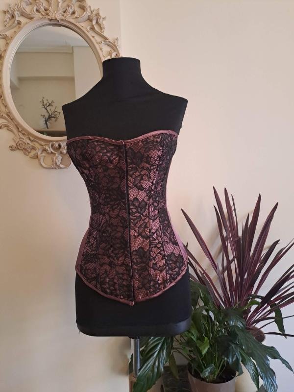 vintage dusty pink corset with black lacing