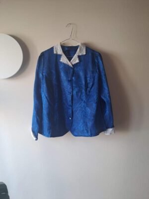 80s vintage electric blue shirt with details on the collar