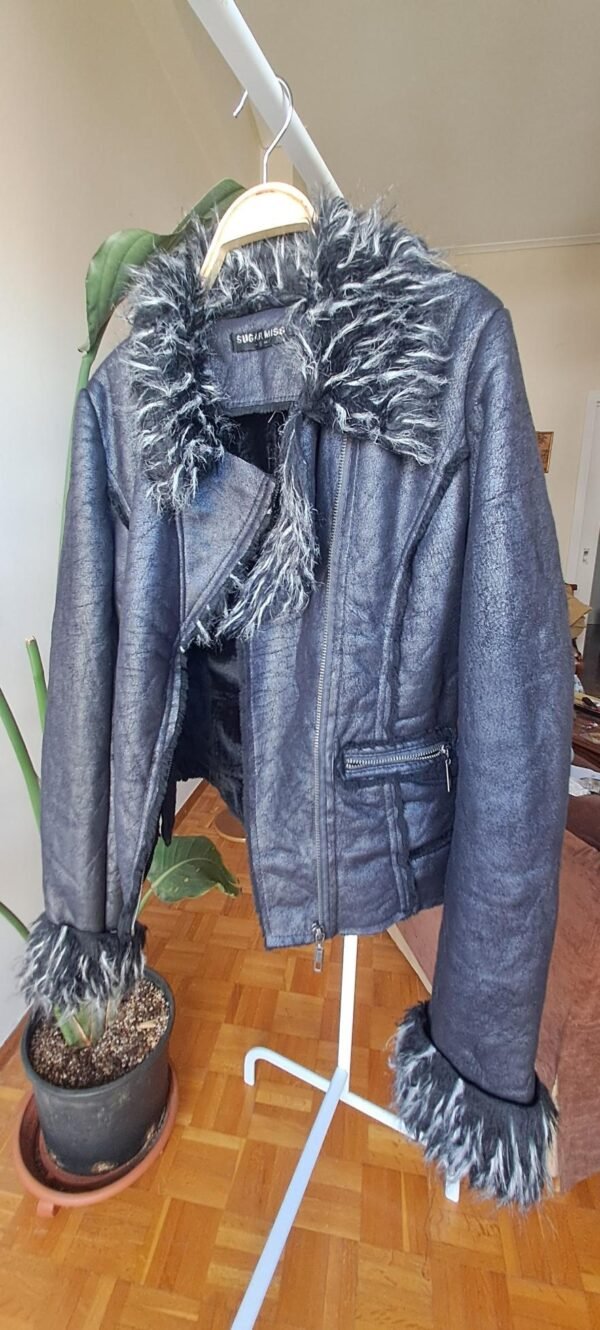 vintage shiny black  leather jacket with fur lining - Image 5