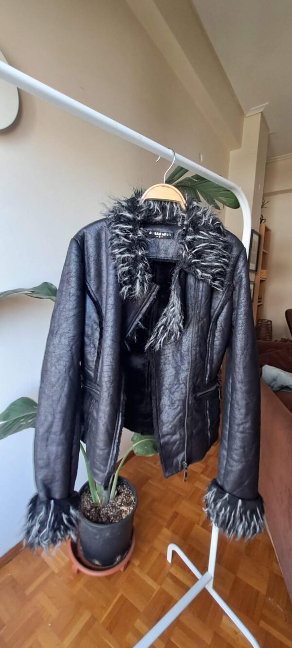 vintage shiny black  leather jacket with fur lining - Image 4