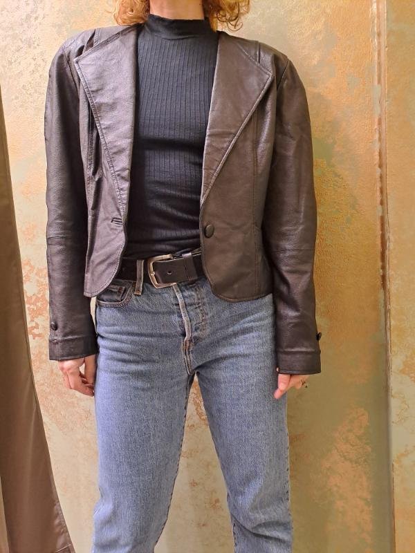 vinatge black leather jacket one buttoned