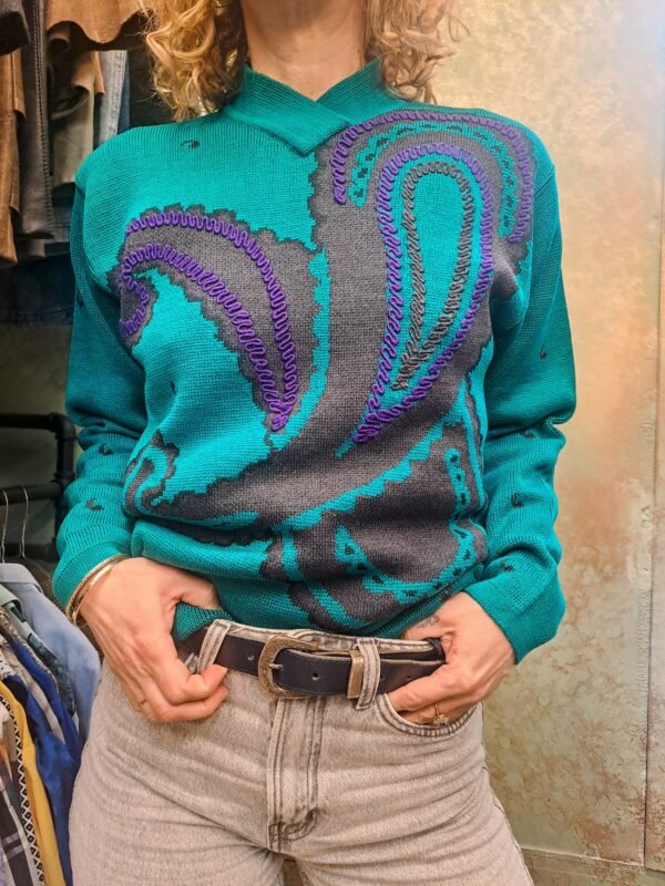 vintage knitted blouse in emerald green with design in the middle - Image 2