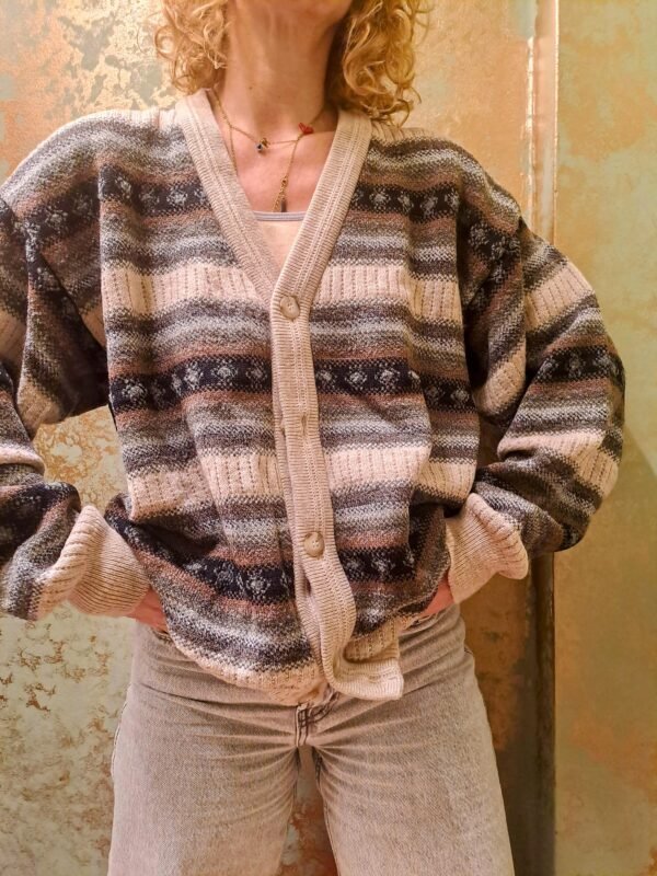 vintage knitted cardigan V neck and half buttoned - Image 3
