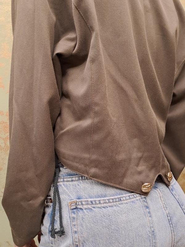 vintage cropped olive-grey blazer with side string details and trooks - Image 3