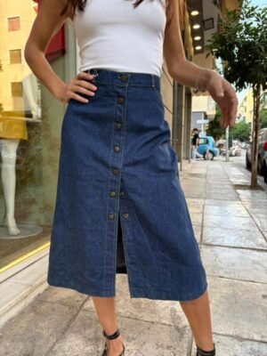 vintage denim A line skirt, buttoned up
