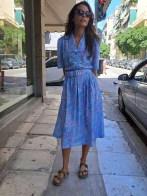 80's vintage floral dress lightly pleated half buttoned up