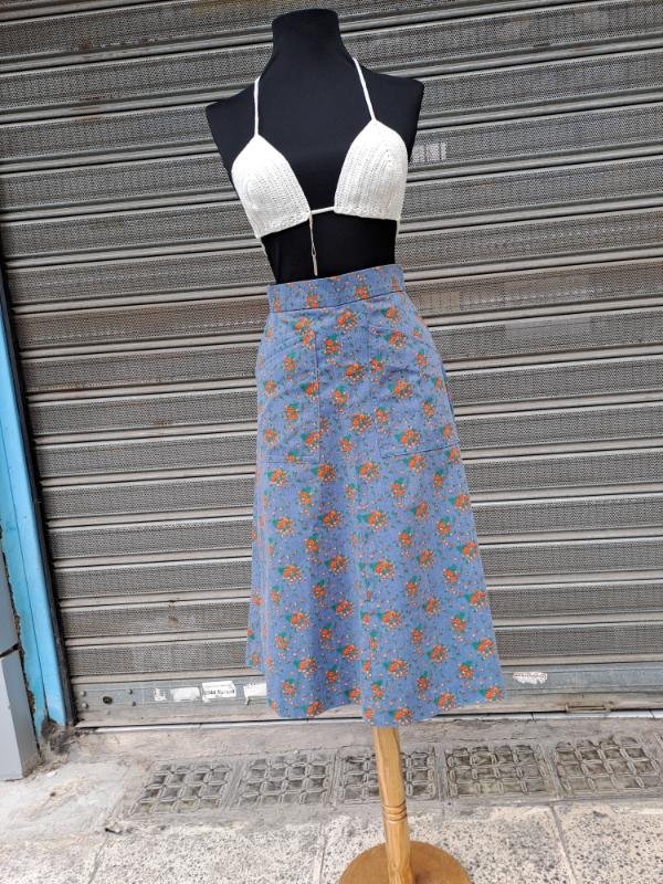 70's vintage A line denim floral skirt with pockets - Image 3