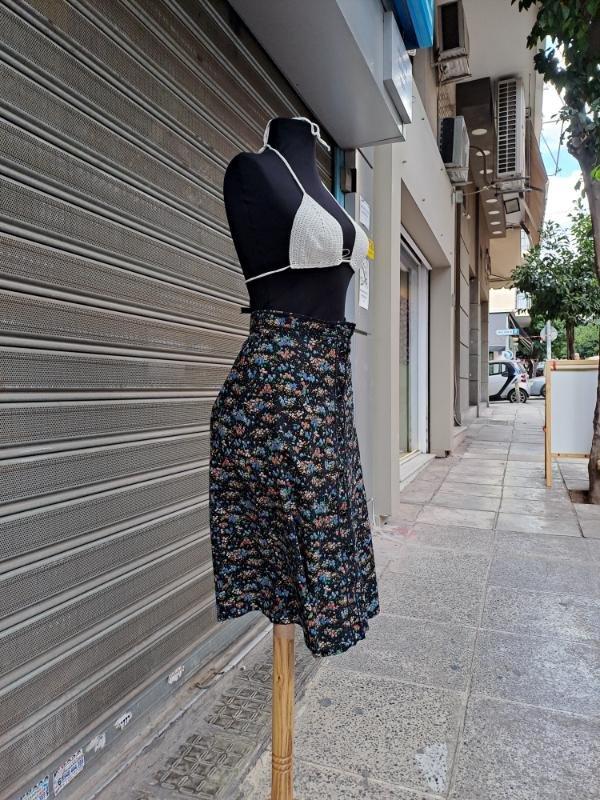 70's vintage cotton floral skirt with buttons - Image 2