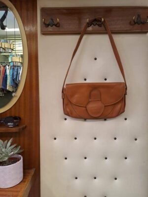 Alternative view of vintage leather caramel shoulder bag