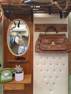 Alternative view of vintage leather light brown hand bag
