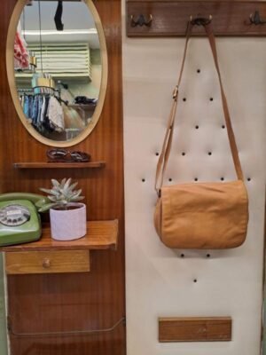 vintage leather tan cross over/shoulder bag