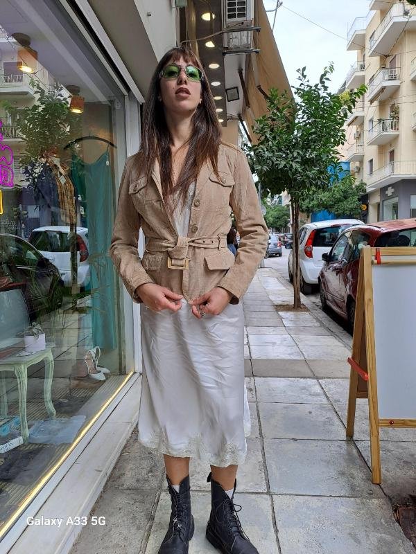 vintage belted beige suede jacket/blazer - Image 4