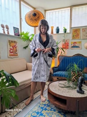 vintage black & white satin kimono