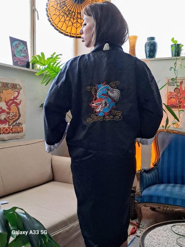 vintage reversible black & white satin kimono - Image 4
