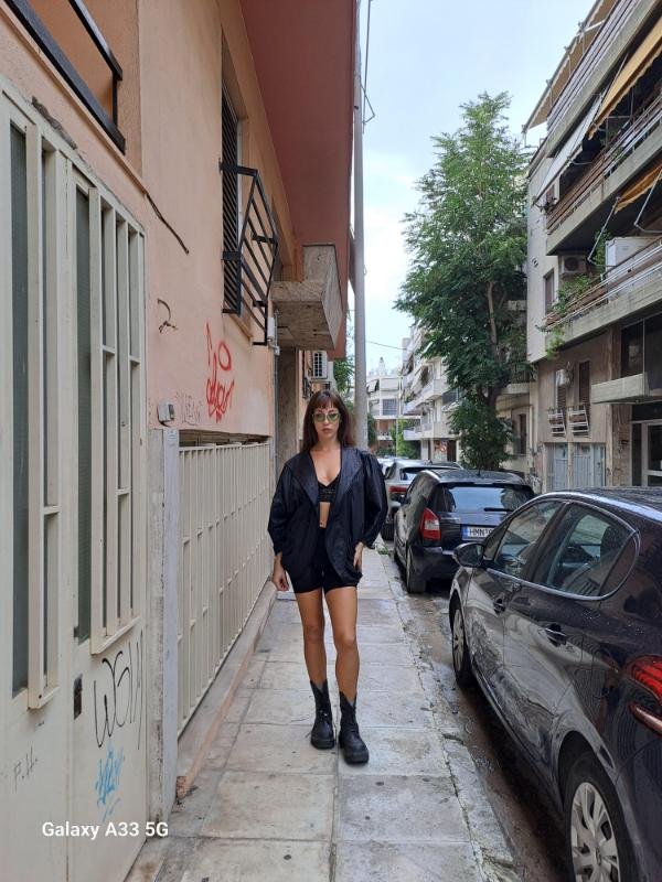 80's vintage black faux leather jacket with big shoulders - Image 7
