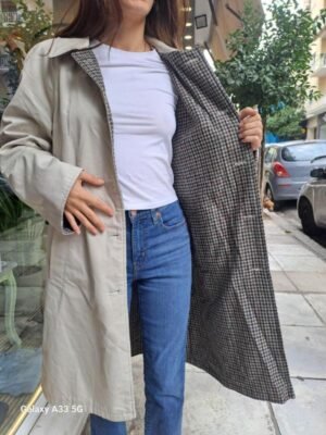 Alternative view of vintage reversible beige trench coat