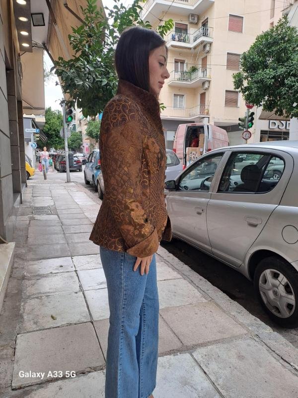 vintage bronze baroque style patterned blazer with structured shoulders and tailored fit - Image 5