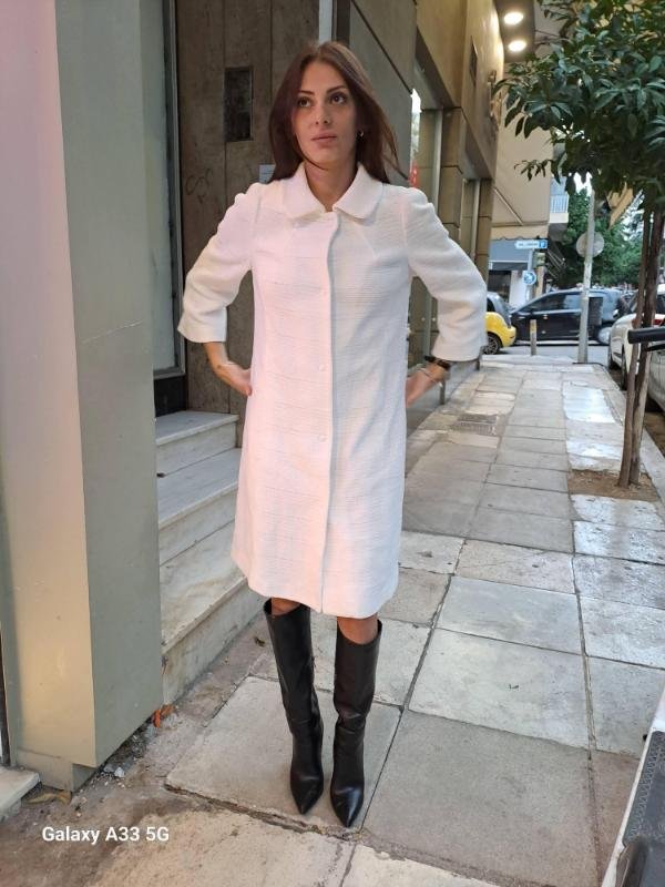 vintage Trussardi white textured  coat with 3/4 sleeves - Image 5