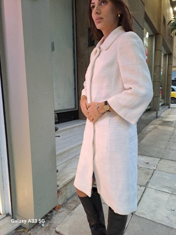 vintage Trussardi white textured  coat with 3/4 sleeves - Image 4
