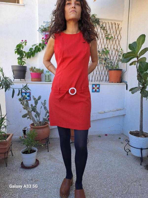 60's vintage red mini dress with round belt detail - Image 4