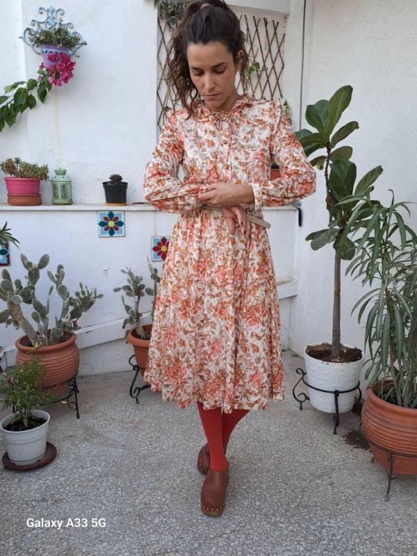 vintage floral midi dress with ruffle colar and elastic waist - Image 5