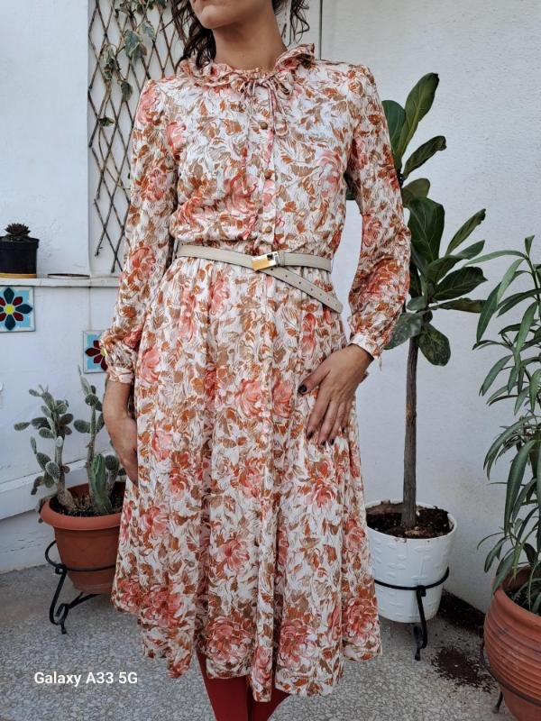 vintage floral midi dress with ruffle colar and elastic waist - Image 2