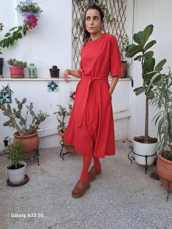vintage red midi dress with soft touch, button shoulder and a belt - Image 7