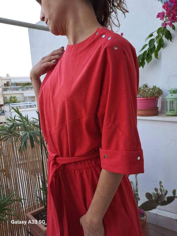 vintage red midi dress with soft touch, button shoulder and a belt - Image 4