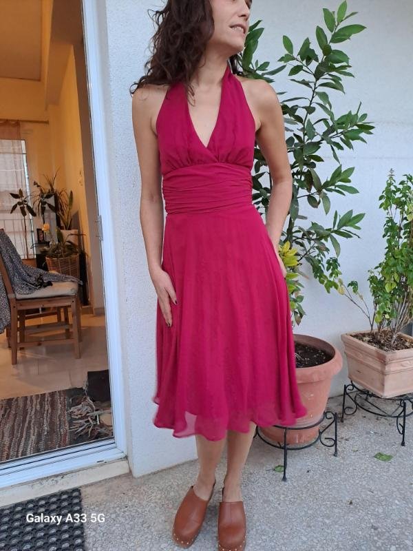 vintage magenda halter dress with fitted waist and flowy skirt - Image 4