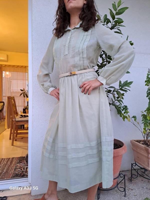 vintage mint midi dress with subtle pleated details - Image 2