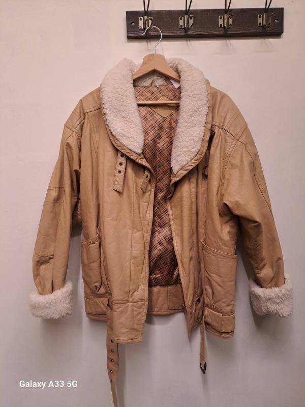 vintage beige aviator jacket with fur collar and cuffs