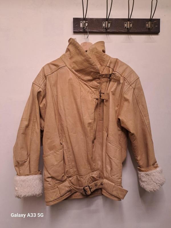 vintage beige aviator jacket with fur collar and cuffs - Image 4