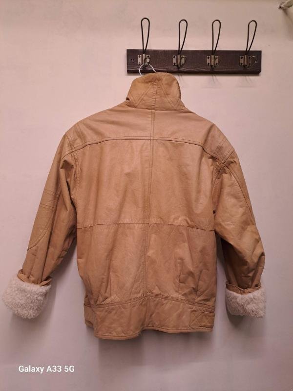 vintage beige aviator jacket with fur collar and cuffs - Image 5
