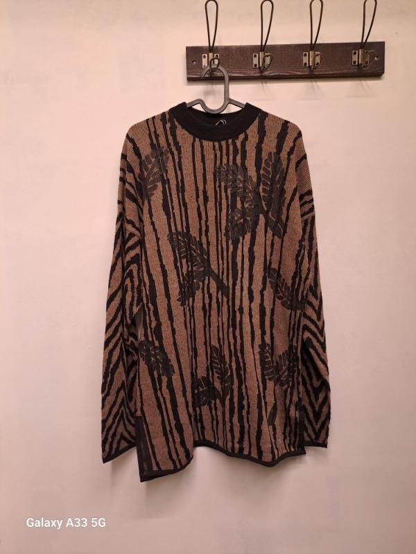 vintage stripped knitted sweater with leaves and butterflies