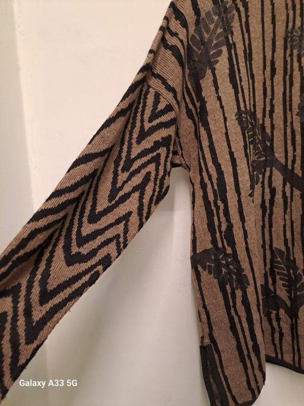 vintage stripped knitted sweater with leaves and butterflies - Image 3