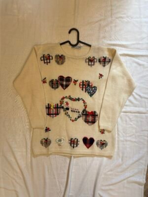 Alternative view of vintage wool & alpaca blend knitted cream sweater with hearts