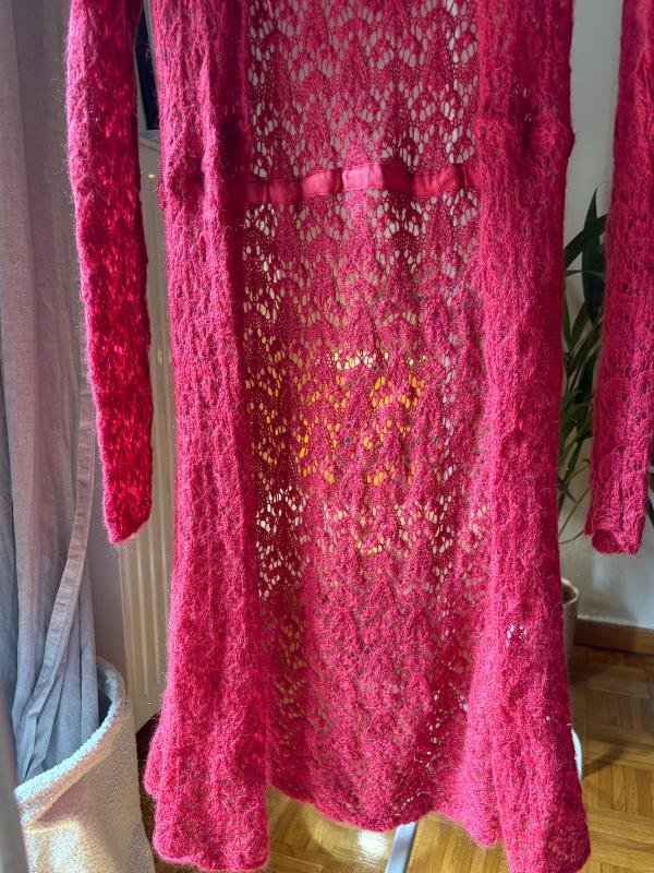 vintage red knitted long cardigan with hood - Image 4