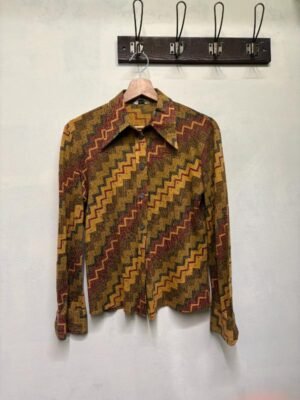 70's vintage geometric patterned shirt with pointy lapeles