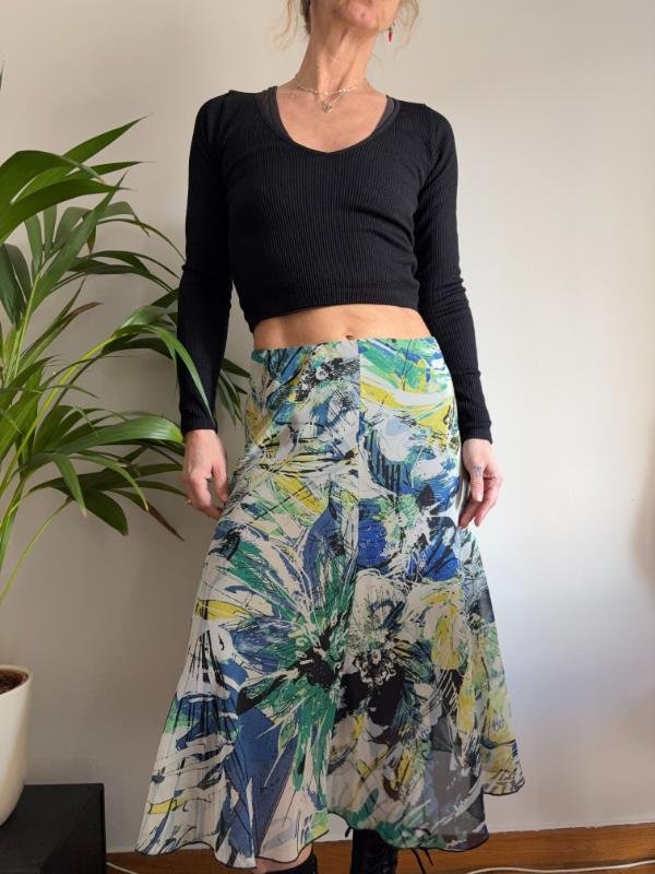 vintage y2k abstract patterned midi skirt with elastic waist - Image 4