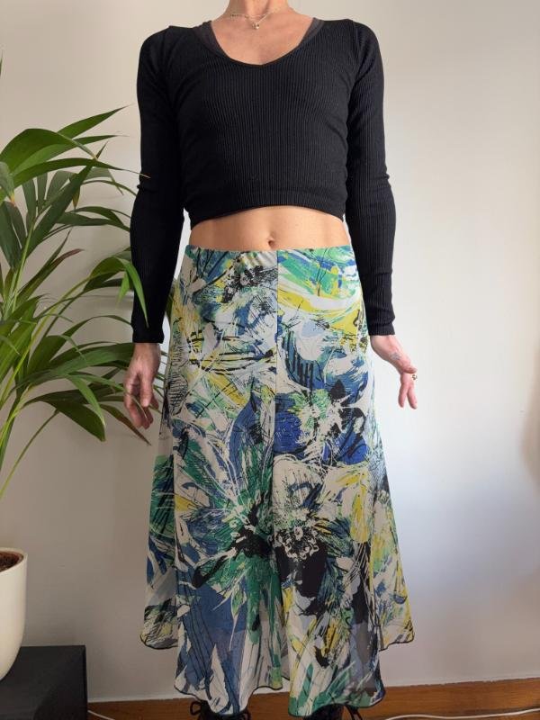 vintage y2k abstract patterned midi skirt with elastic waist - Image 3