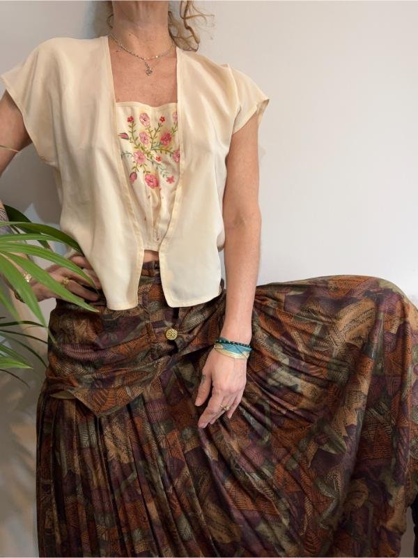 vintage high waisted pleated midi skirt with abstract leaf print and drapped front - Image 3