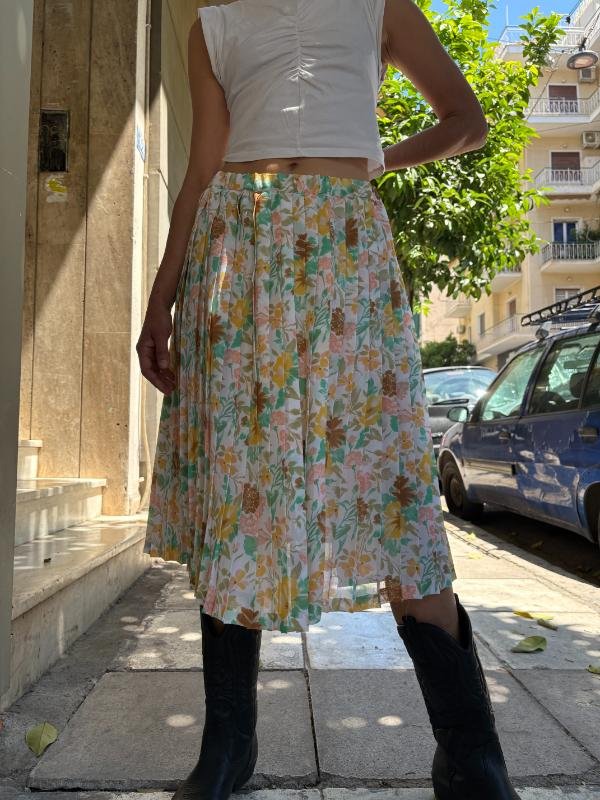 vintage floral midi skirt with pleats and elastic waist - Image 2
