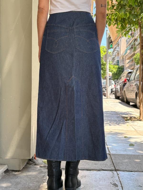 vintage denim midi A line skirt with pockets and slit at the back - Image 5