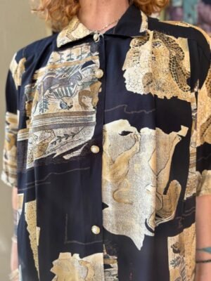 Alternative view of vintage black oversize art print shirt