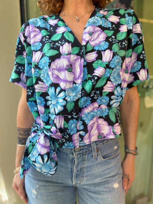 vintage floral shirt/top with padded shoulders and side waist bow - Image 3