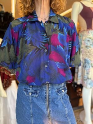Alternative view of vintage tropical patterned shirt