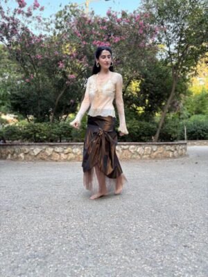 y2k sheer mesh top with gold lace details - Image 3