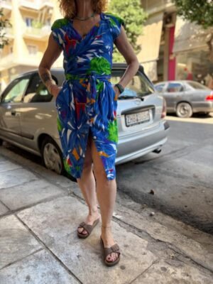 vintage topical dress with wrap top part and buttoned up skirt - Image 4